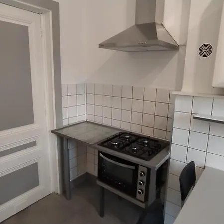 - La Batisse De דירה